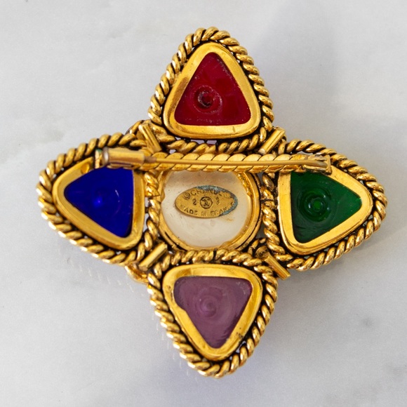 Chanel 1990s Gold Plated Gripoix Glass Pearl Multicolor Collection 23 Brooch - Picture 5 of 8